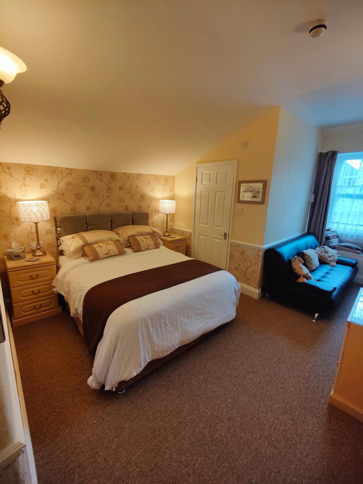 Hotel The Pack O' Cards Combe Martin Exterior foto
