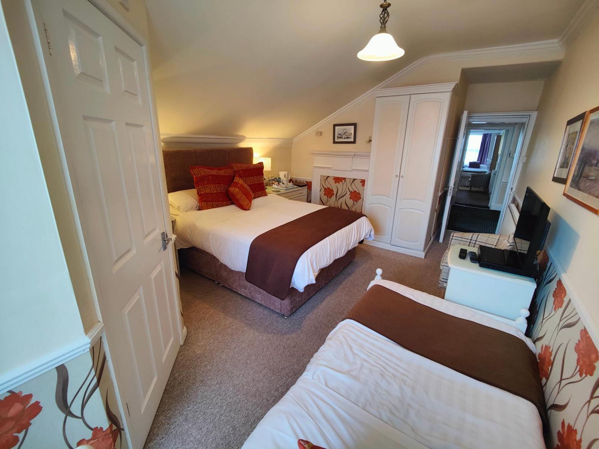 Hotel The Pack O' Cards Combe Martin Exterior foto