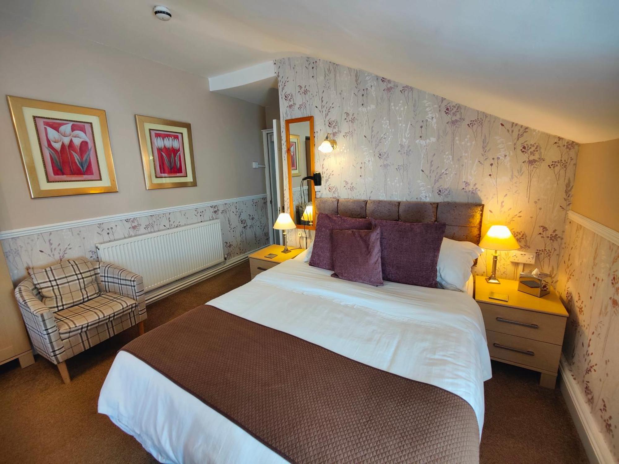 Hotel The Pack O' Cards Combe Martin Exterior foto